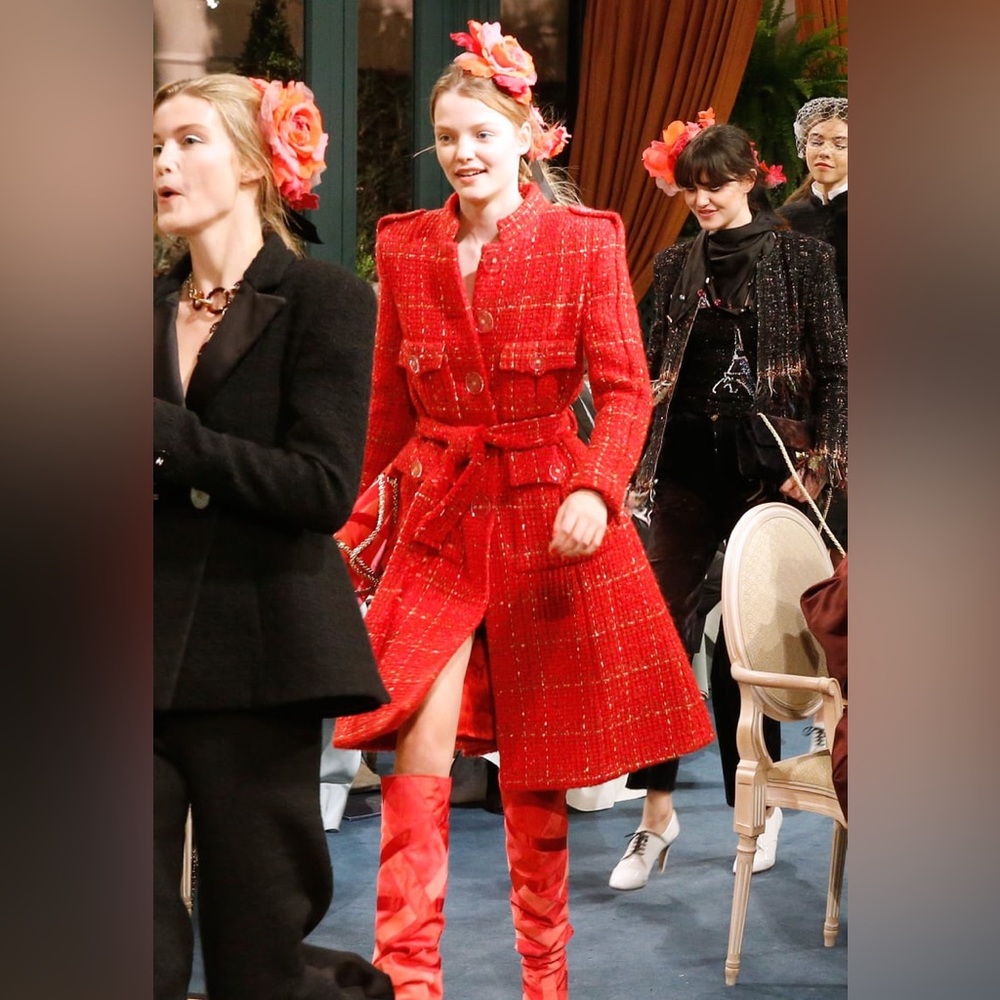 Chanel 2017 Cosmopolitan Runway red wool coat 34